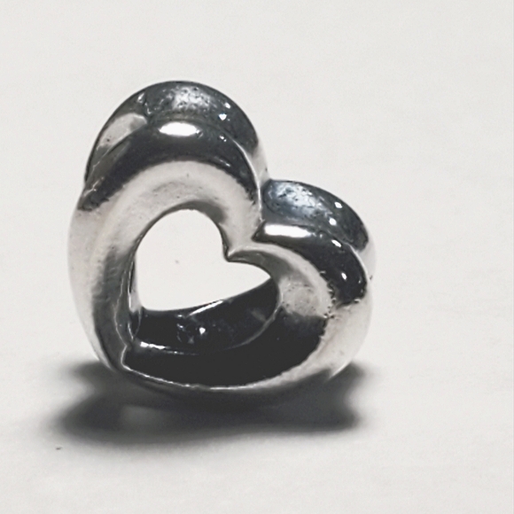 Authentic NEW Retired Pandora Radiant Open Heart Chart S925ALE - Picture 2 of 7
